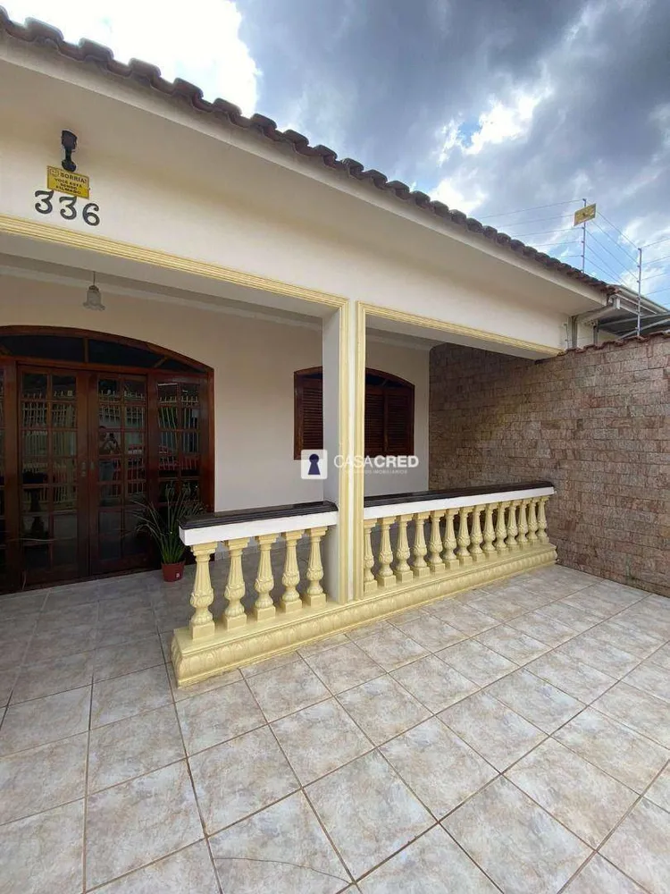 Casa, 4 quartos, 233 m² - Foto 1
