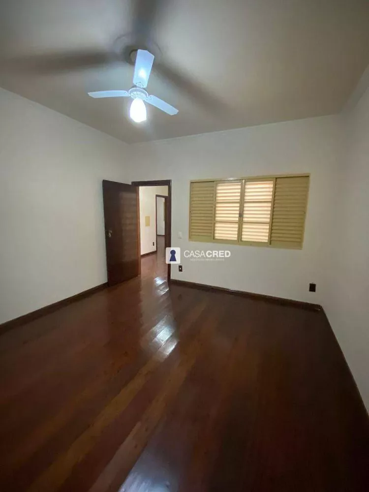 Casa, 4 quartos, 233 m² - Foto 2