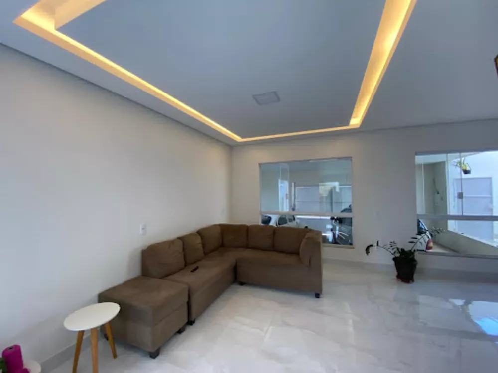 Casa, 3 quartos, 330 m² - Foto 1