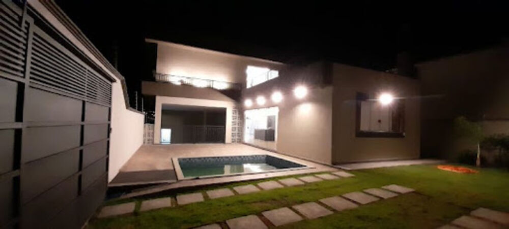 Casa, 3 quartos, 272 m² - Foto 1
