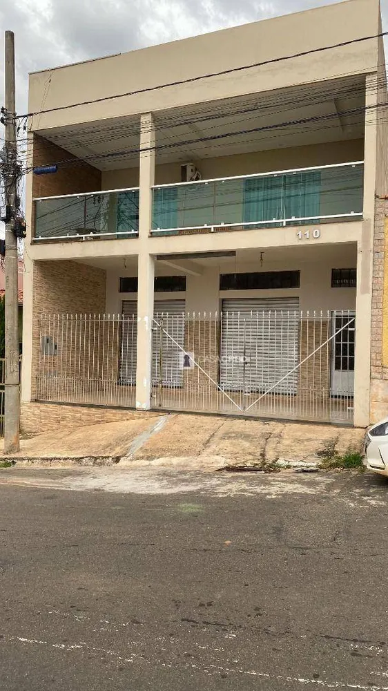 Casa, 2 quartos, 250 m² - Foto 1