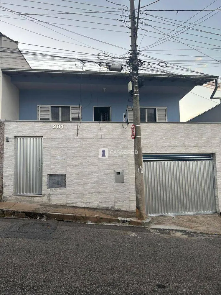 Casa, 3 quartos, 200 m² - Foto 1