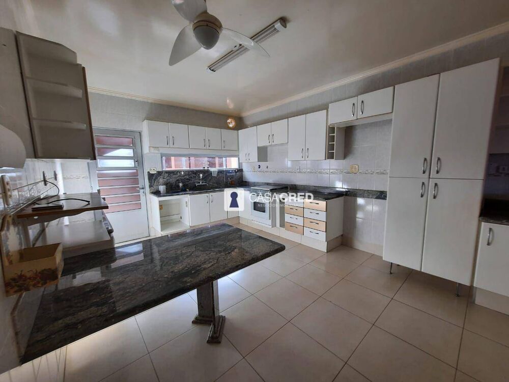 Casa, 3 quartos, 260 m² - Foto 1