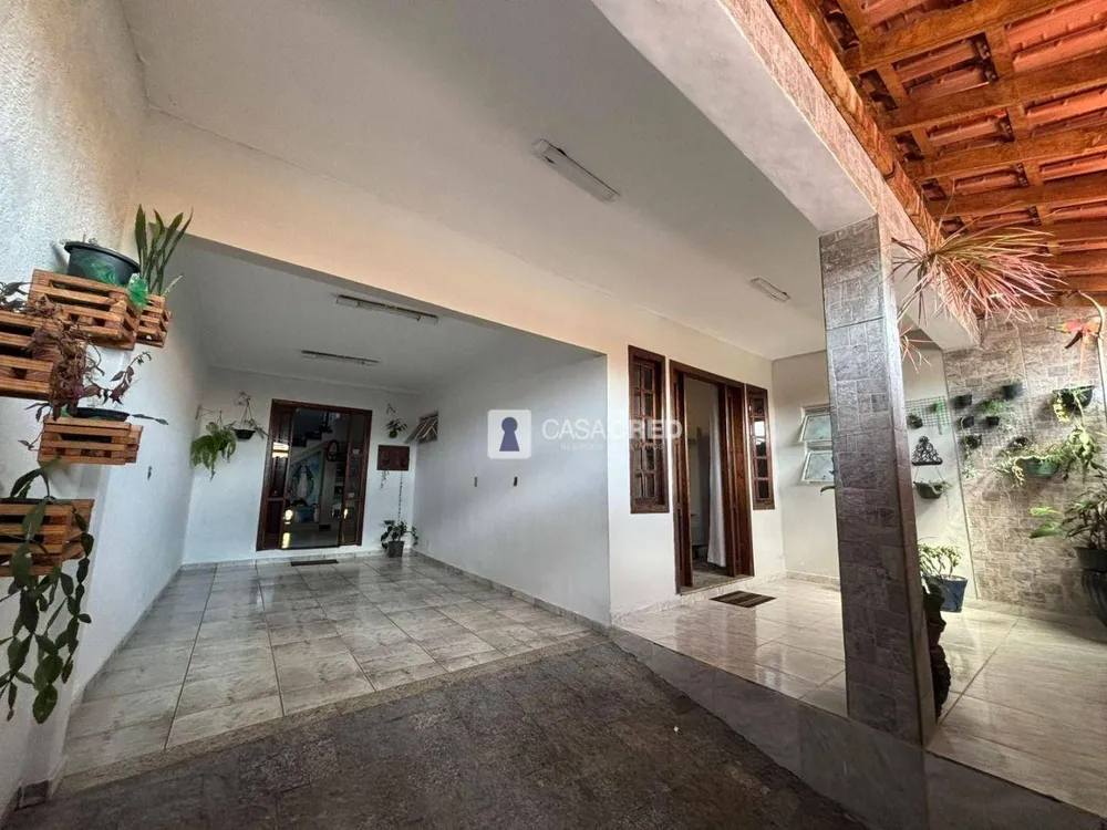 Casa, 3 quartos, 180 m² - Foto 1