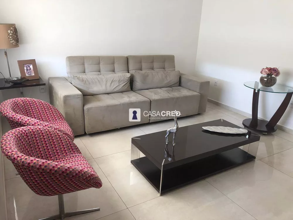 Casa à venda com 3 quartos, 273m² - Foto 4