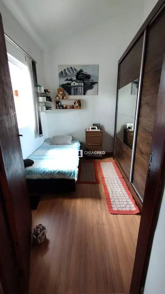 Casa à venda com 2 quartos, 48m² - Foto 4