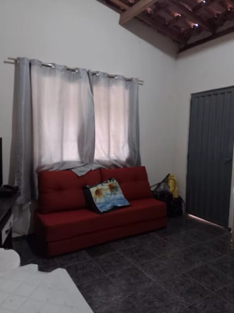 Chácara à venda com 3 quartos, 100m² - Foto 2