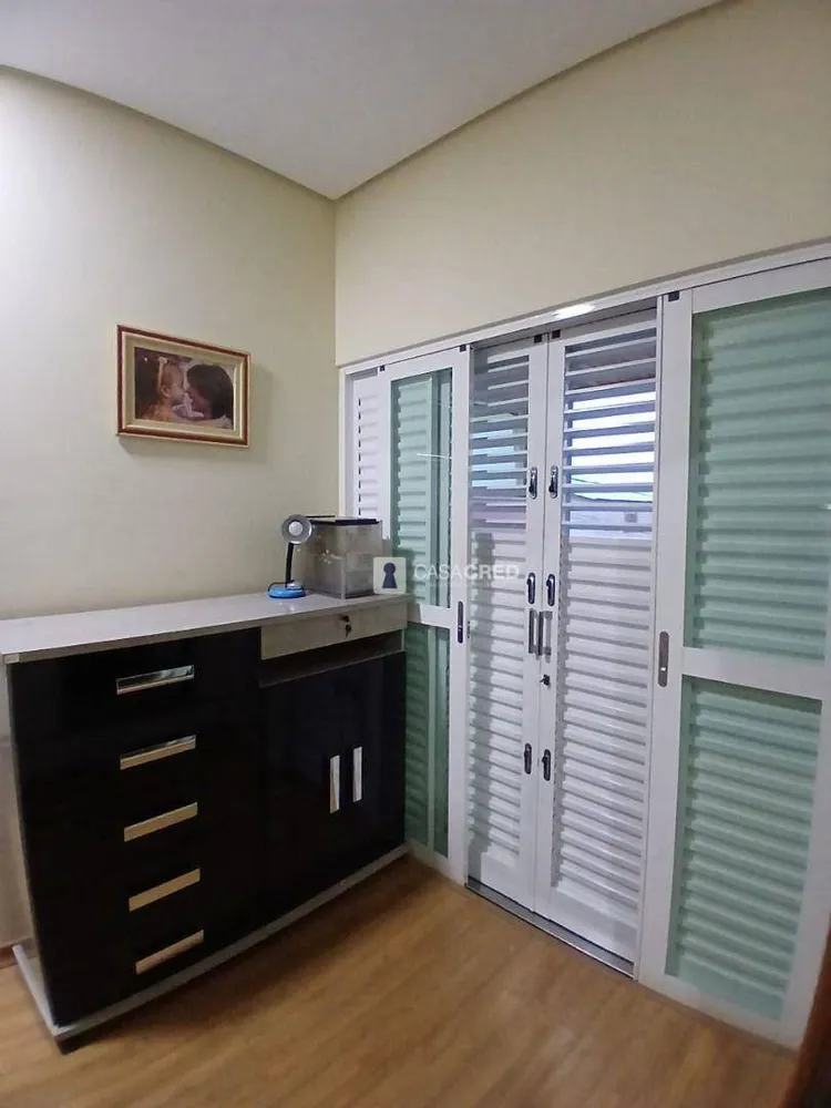 Casa, 4 quartos, 230 m² - Foto 15