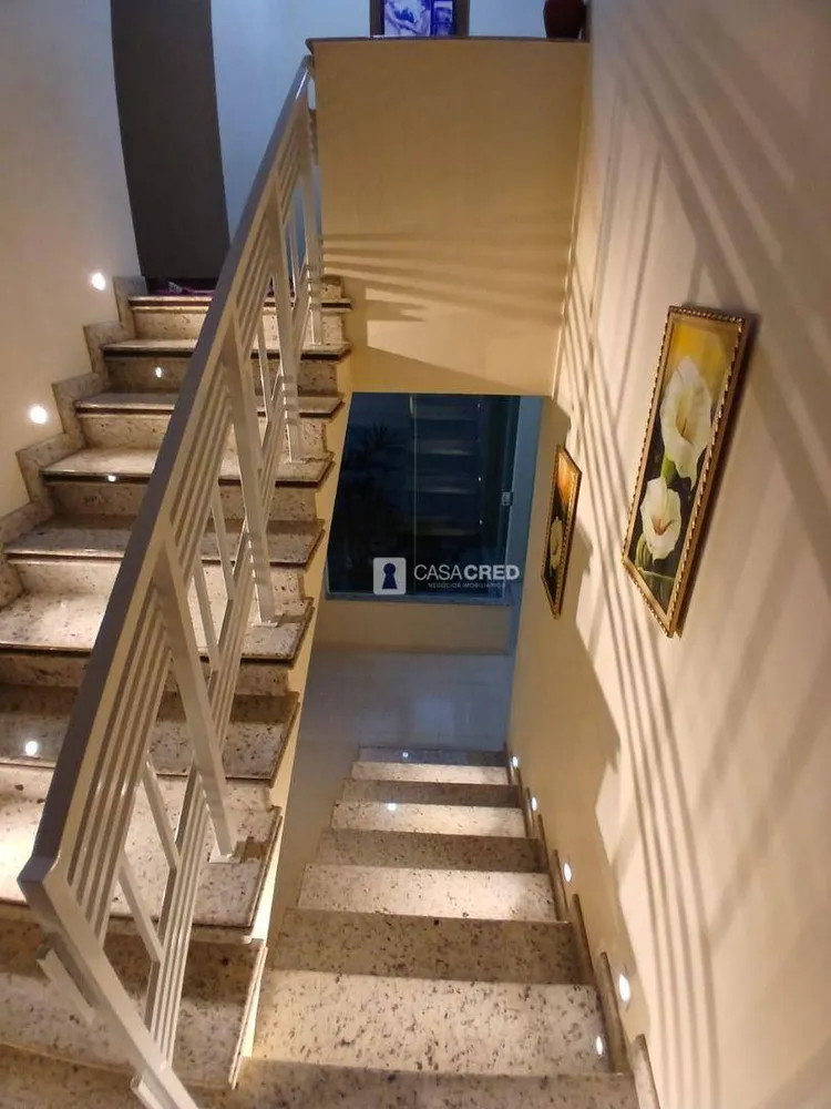 Casa, 4 quartos, 230 m² - Foto 11