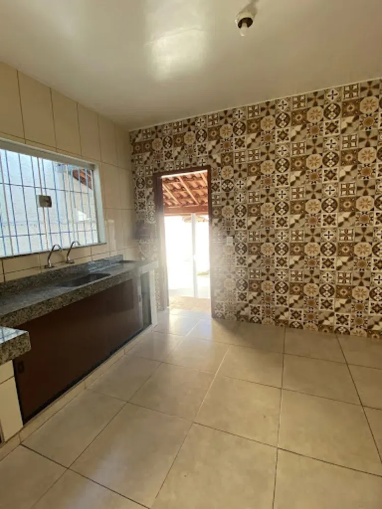 Casa, 5 quartos, 258 m² - Foto 1