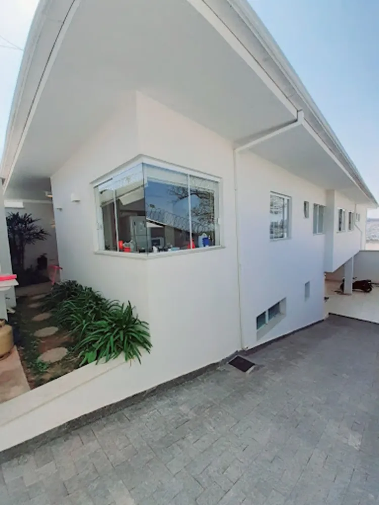 Casa, 6 quartos, 404 m² - Foto 1