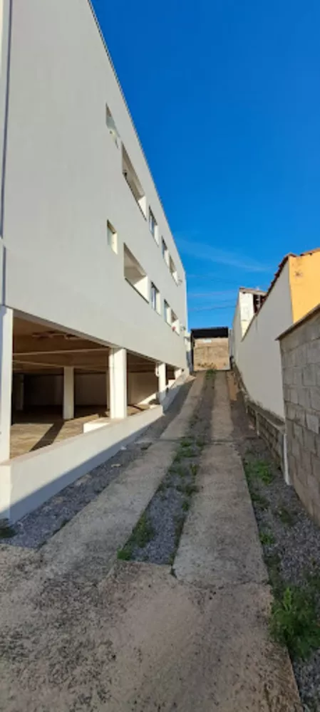 Apartamento à venda com 2 quartos, 74m² - Foto 2