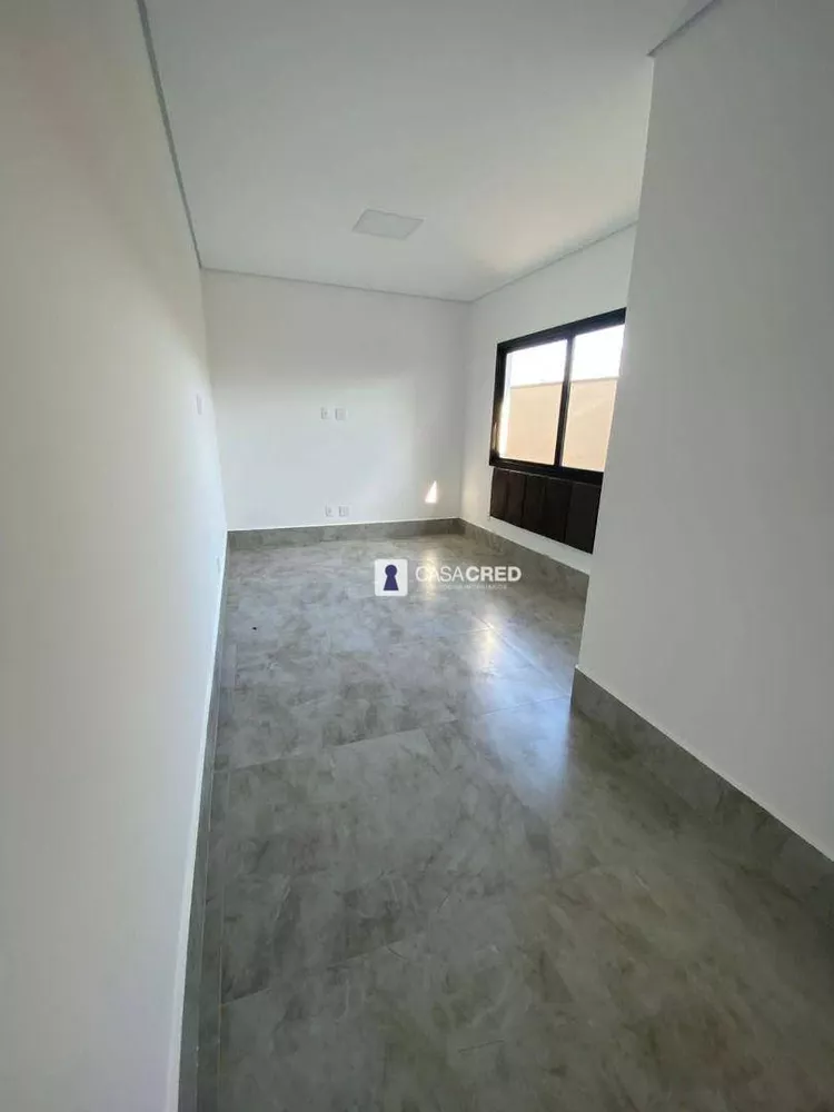 Casa à venda com 4 quartos, 181m² - Foto 4