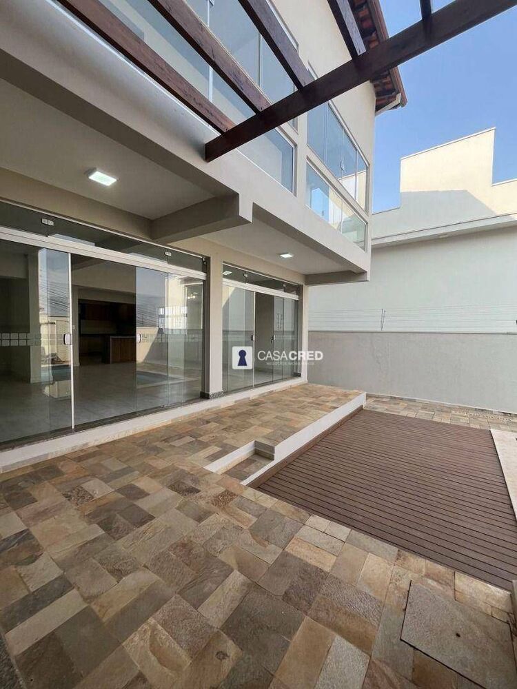 Casa, 3 quartos, 235 m² - Foto 4