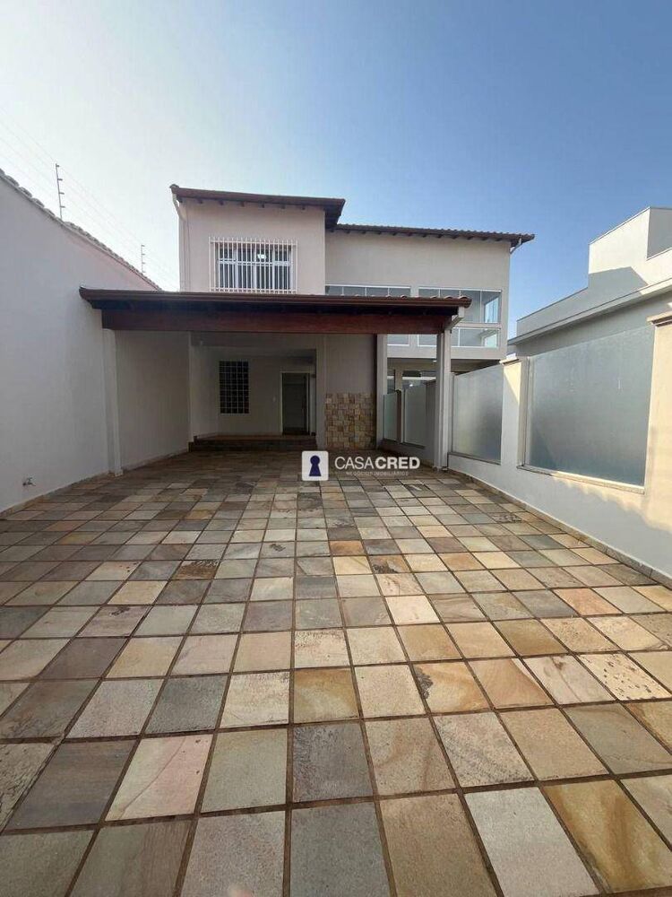 Casa, 3 quartos, 235 m² - Foto 2