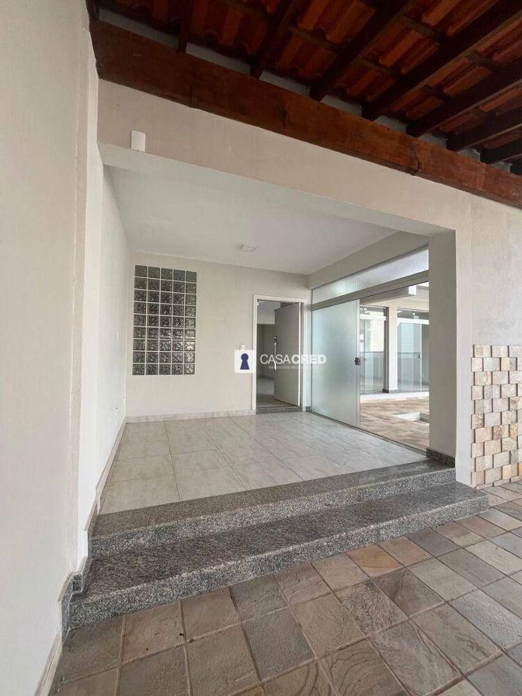 Casa, 3 quartos, 235 m² - Foto 3