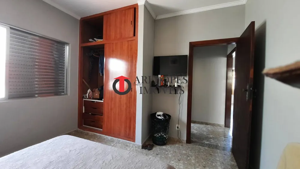 Casa, 4 quartos, 180 m² - Foto 1