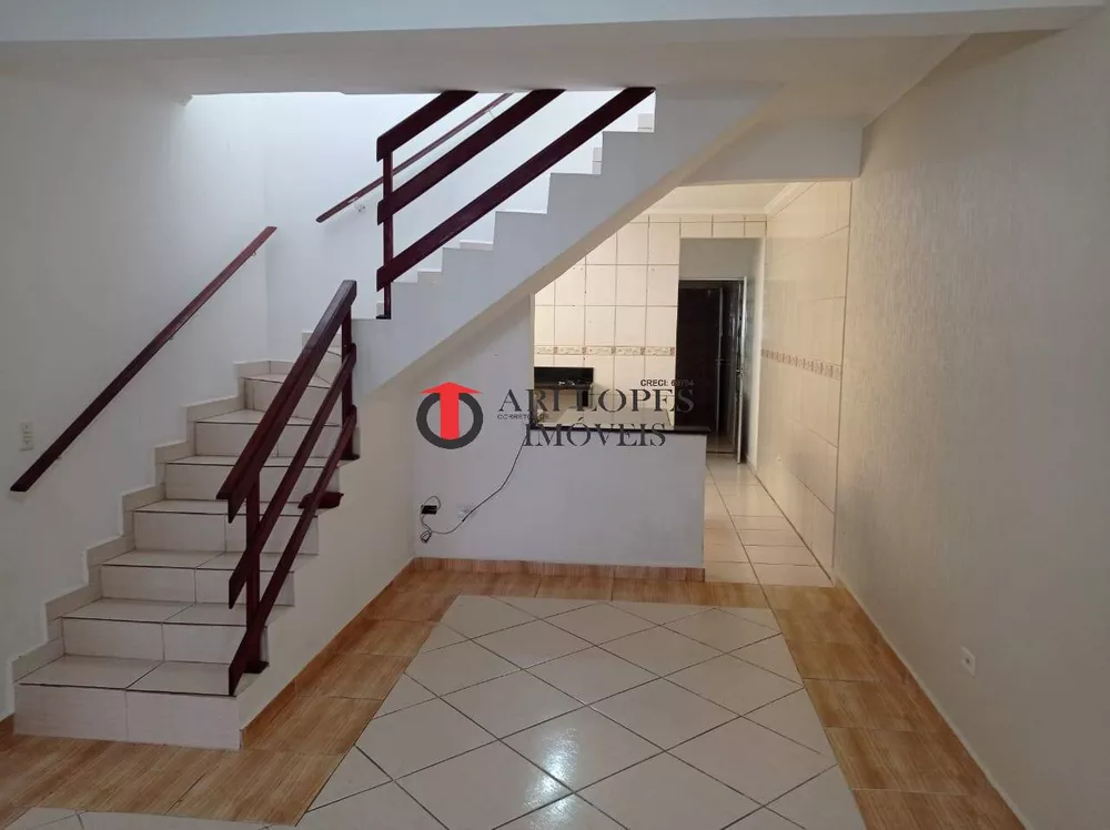 Sobrado à venda com 3 quartos, 120m² - Foto 4