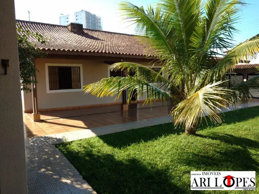 Casa à venda com 3 quartos, 120m² - Foto 1