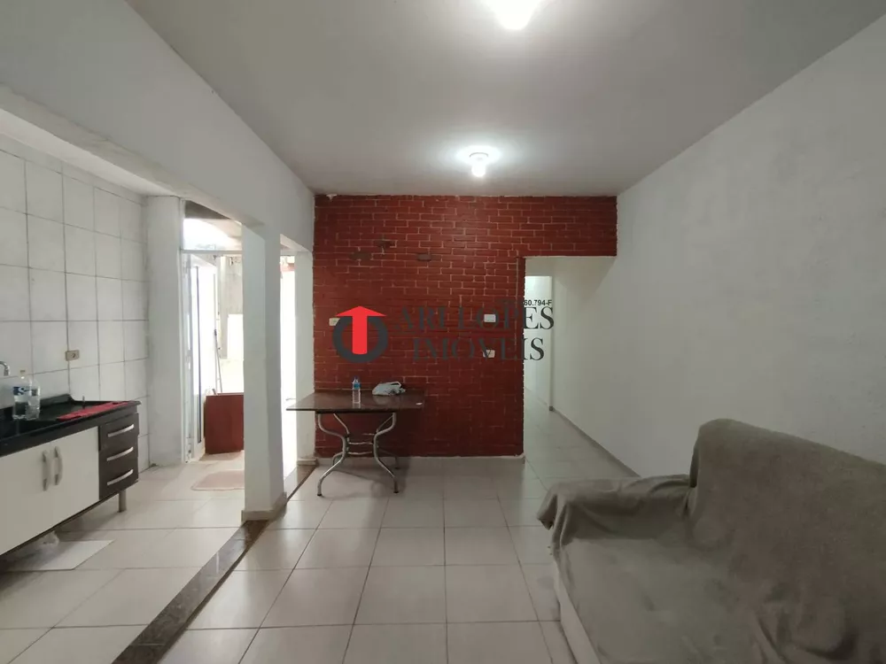 Casa à venda com 2 quartos, 89m² - Foto 4