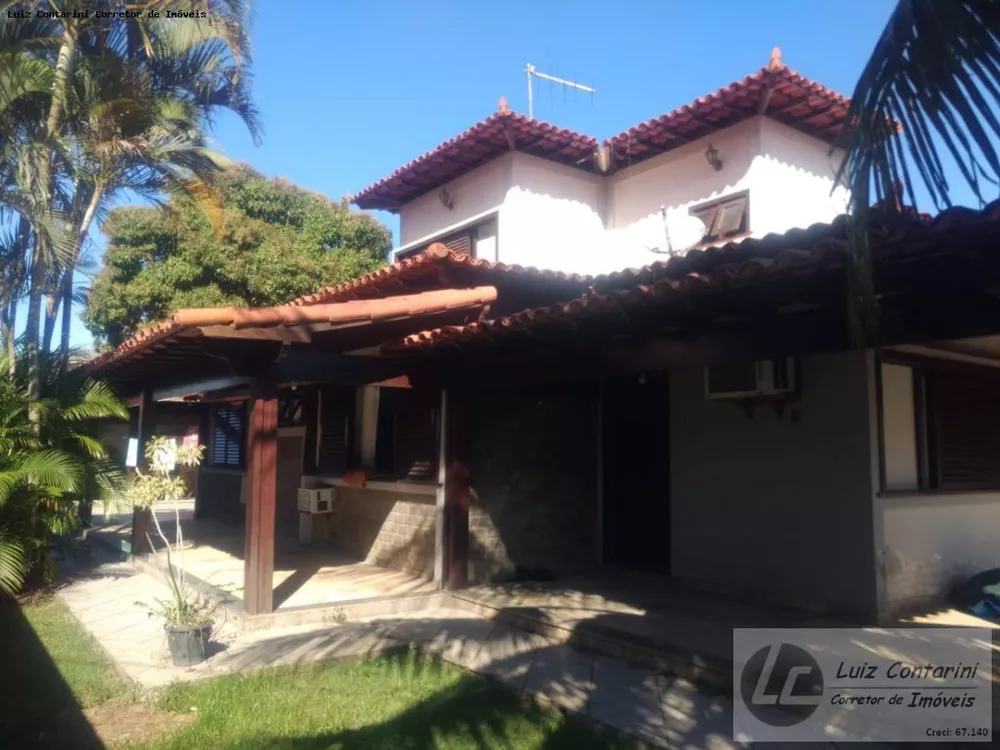 Casa à venda com 3 quartos, 360m² - Foto 1