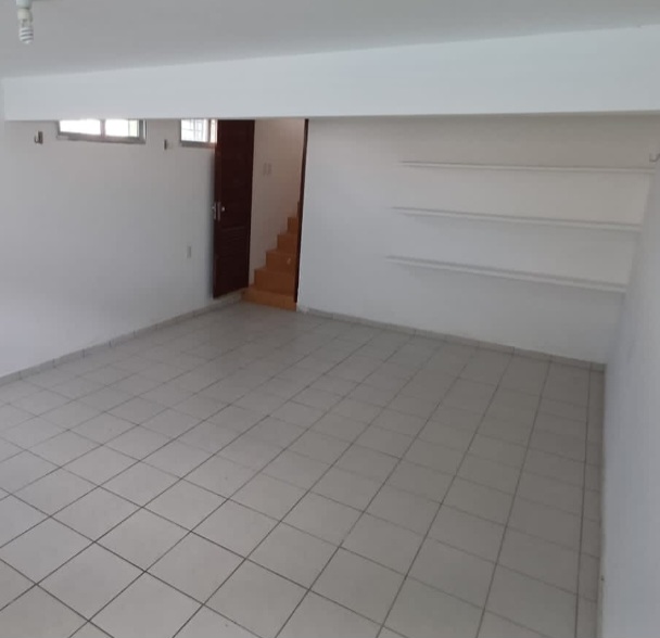 Casa à venda com 5 quartos, 239m² - Foto 2