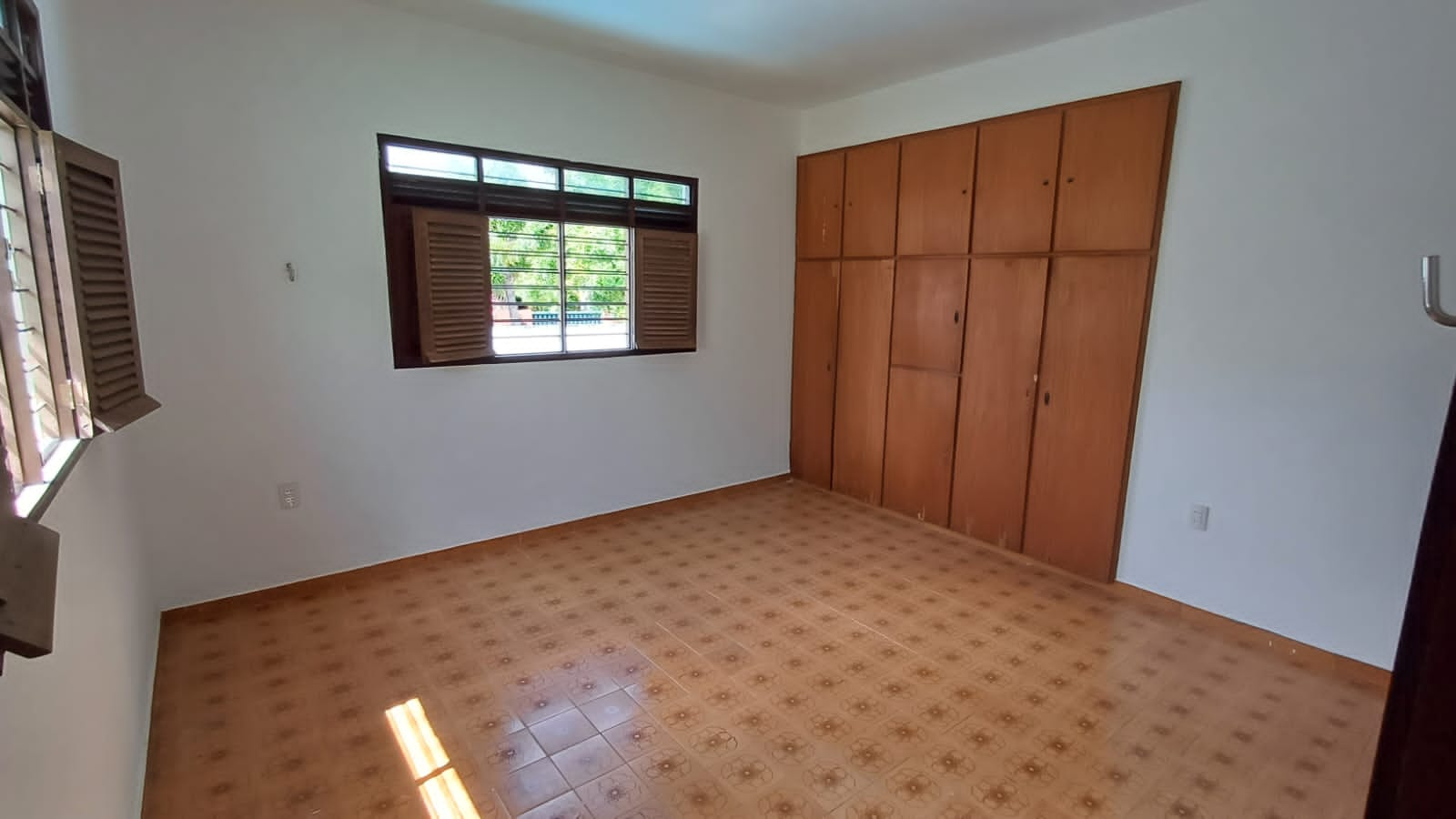 Casa à venda com 5 quartos, 239m² - Foto 18