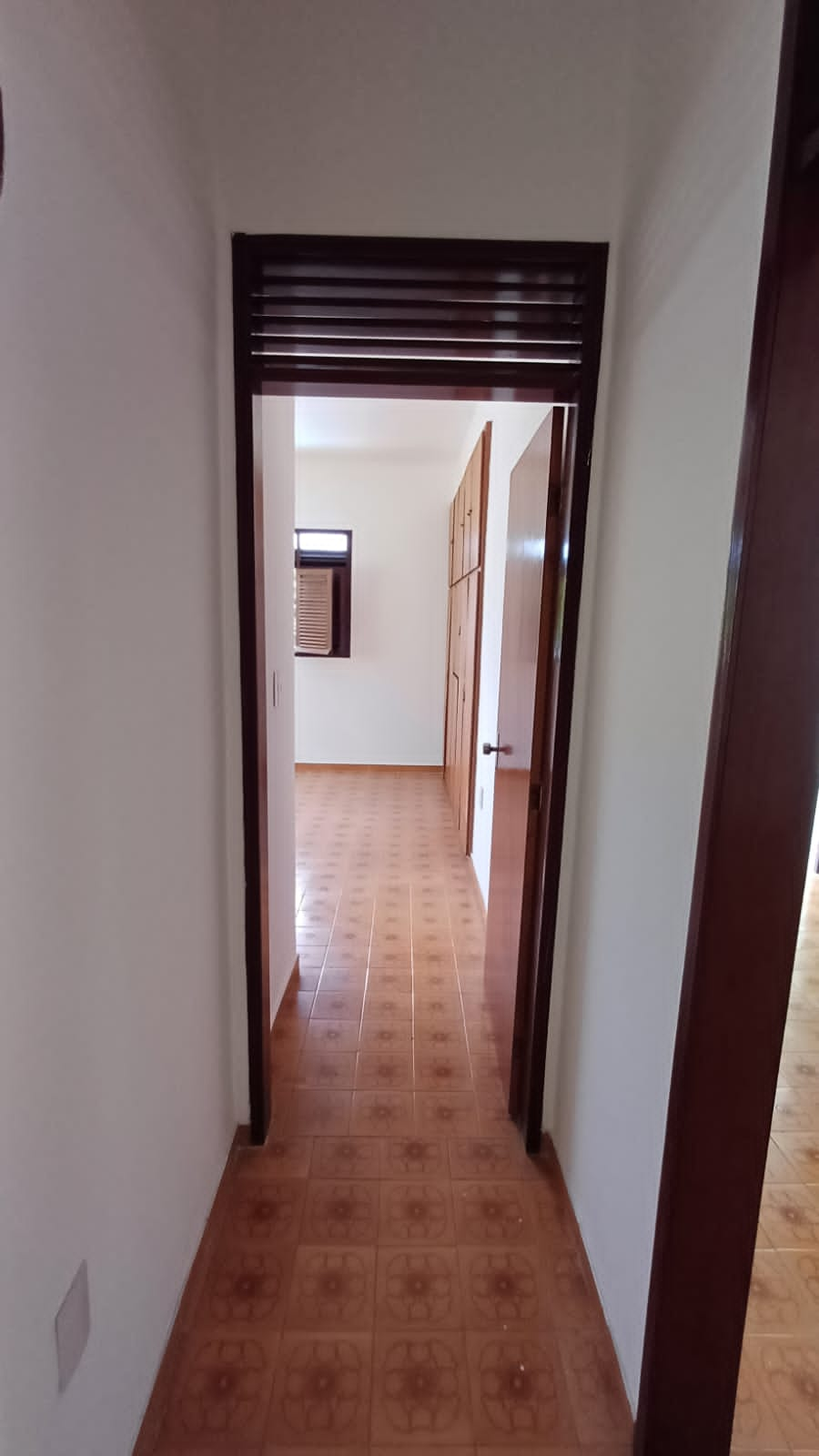 Casa à venda com 5 quartos, 239m² - Foto 13