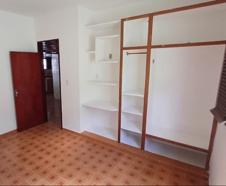 Casa à venda com 5 quartos, 239m² - Foto 4