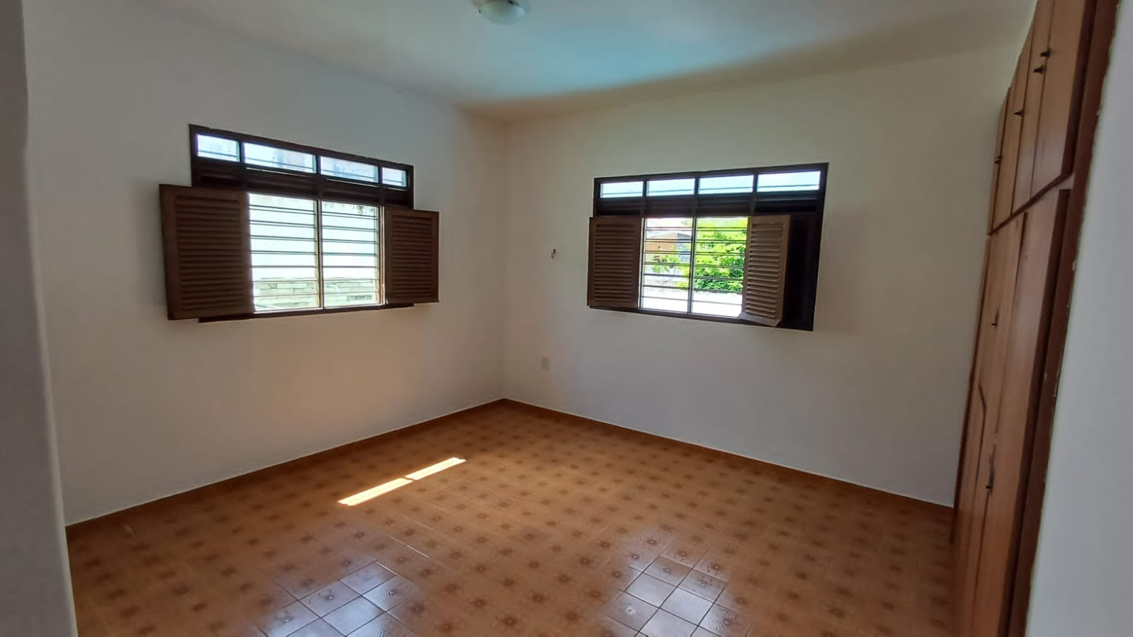 Casa à venda com 5 quartos, 239m² - Foto 22