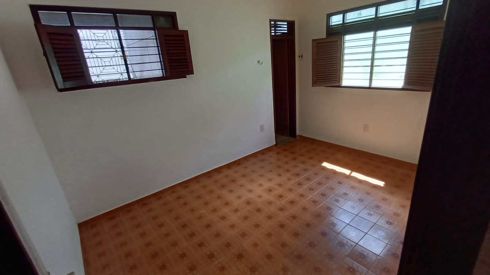 Casa à venda com 5 quartos, 239m² - Foto 7