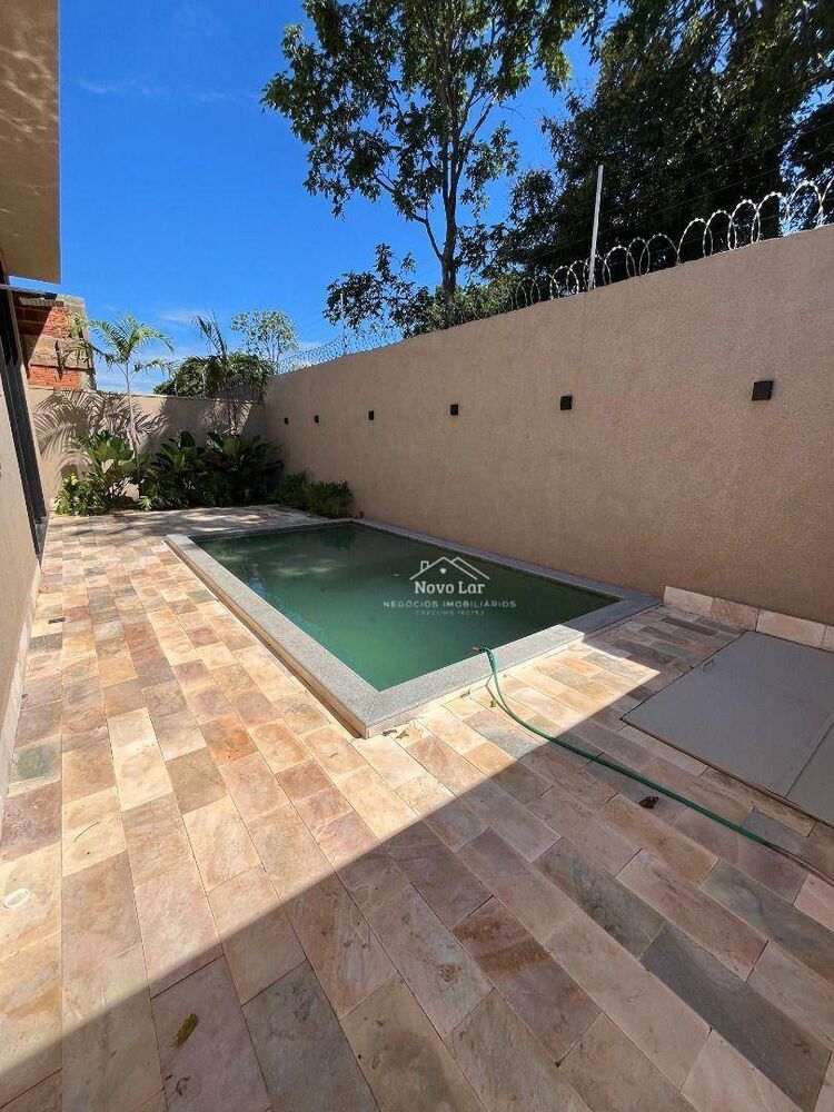 Casa à venda com 3 quartos, 221m² - Foto 3