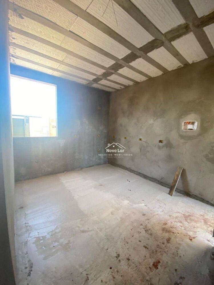 Casa à venda com 2 quartos, 71m² - Foto 3