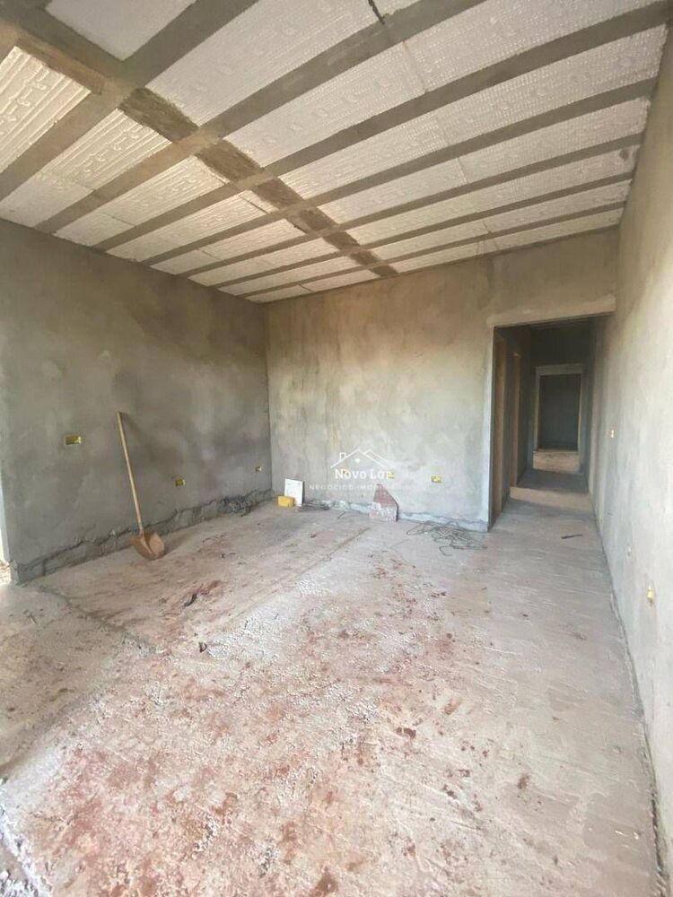 Casa à venda com 2 quartos, 71m² - Foto 2