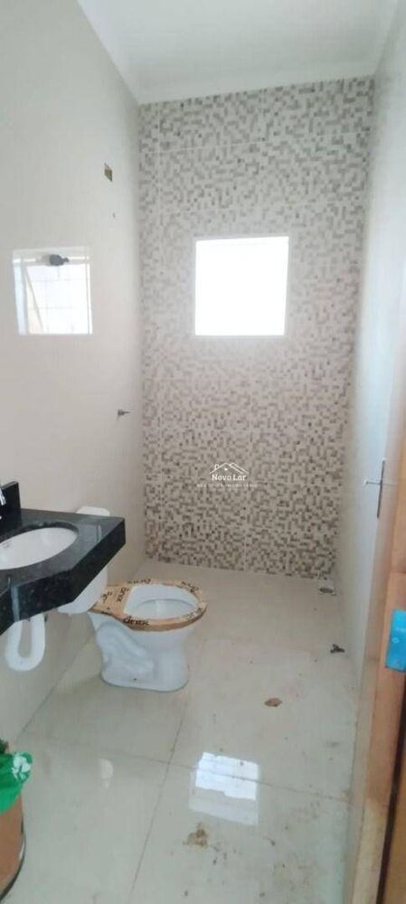 Casa à venda com 2 quartos, 60m² - Foto 8