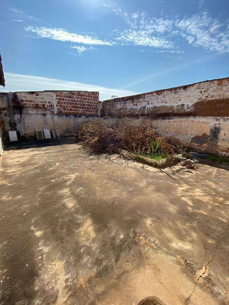 Casa à venda com 2 quartos, 110m² - Foto 15