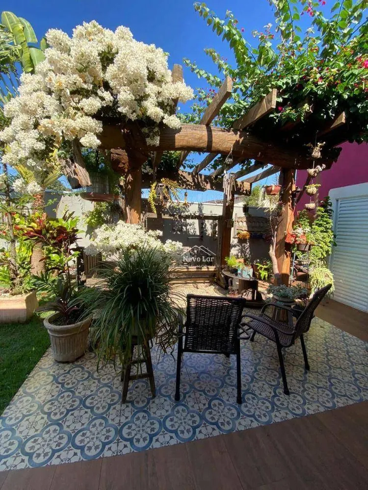 Casa, 3 quartos, 228 m² - Foto 2