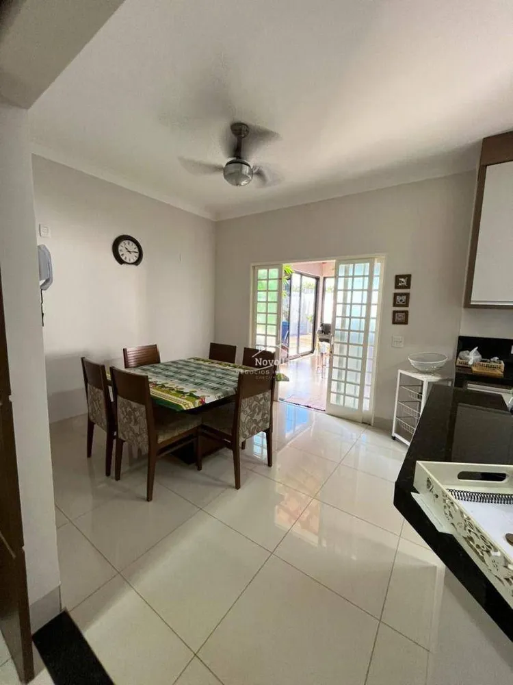 Casa, 3 quartos, 223 m² - Foto 5