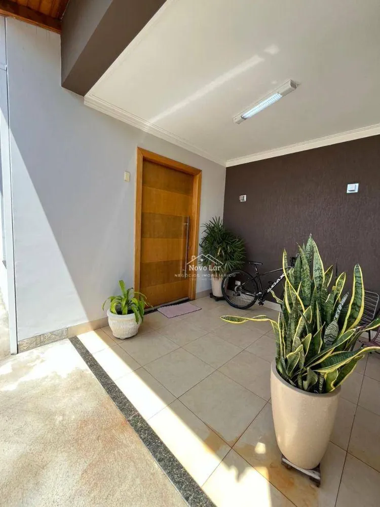 Casa, 3 quartos, 223 m² - Foto 2