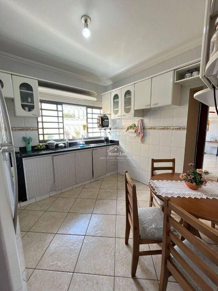 Sobrado à venda com 4 quartos, 348m² - Foto 6