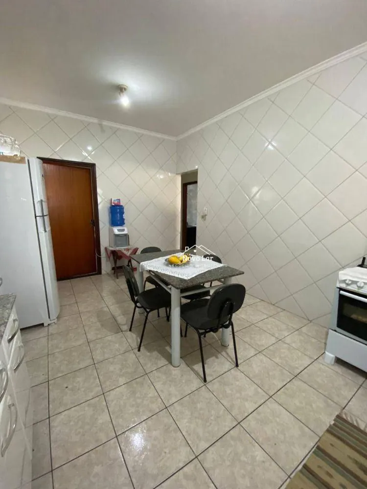 Casa, 3 quartos, 190 m² - Foto 2