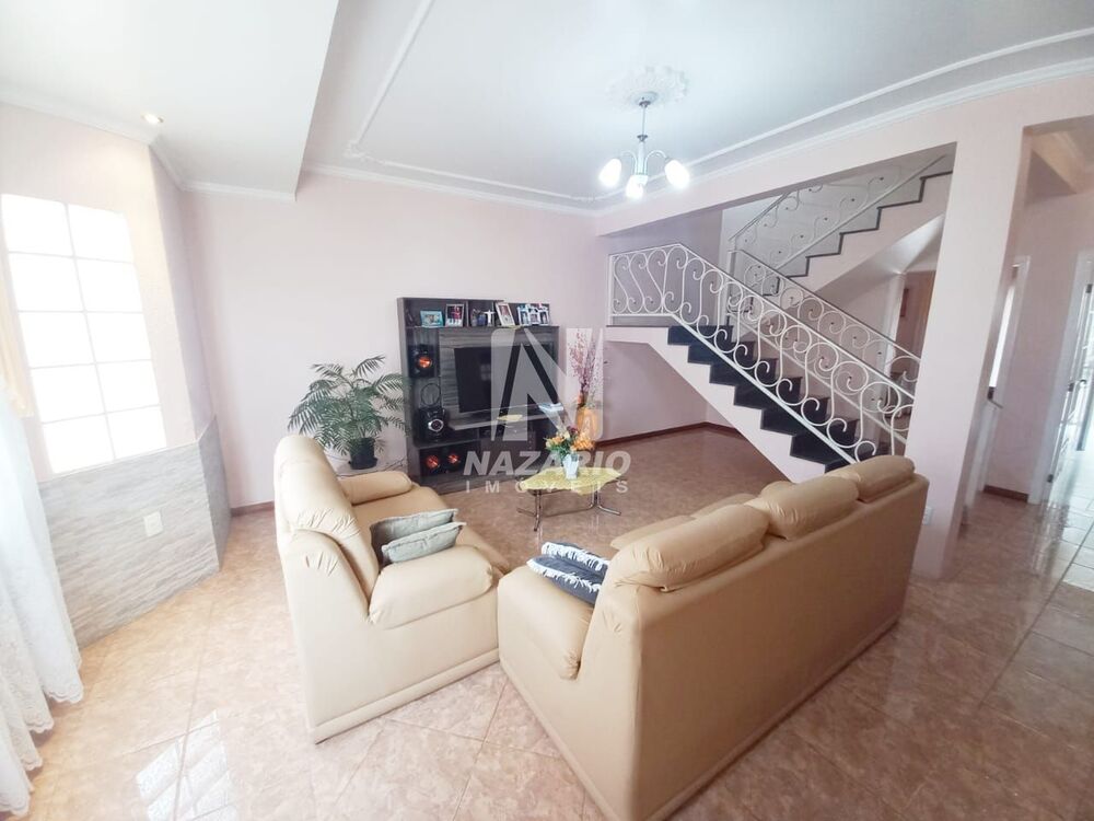Sobrado, 3 quartos, 259 m² - Foto 1