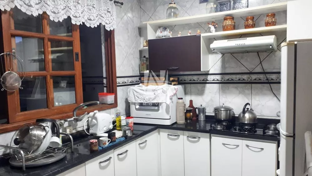 Sobrado à venda com 3 quartos, 210m² - Foto 2