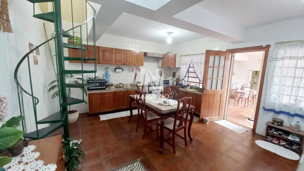 Casa à venda com 3 quartos, 90m² - Foto 3