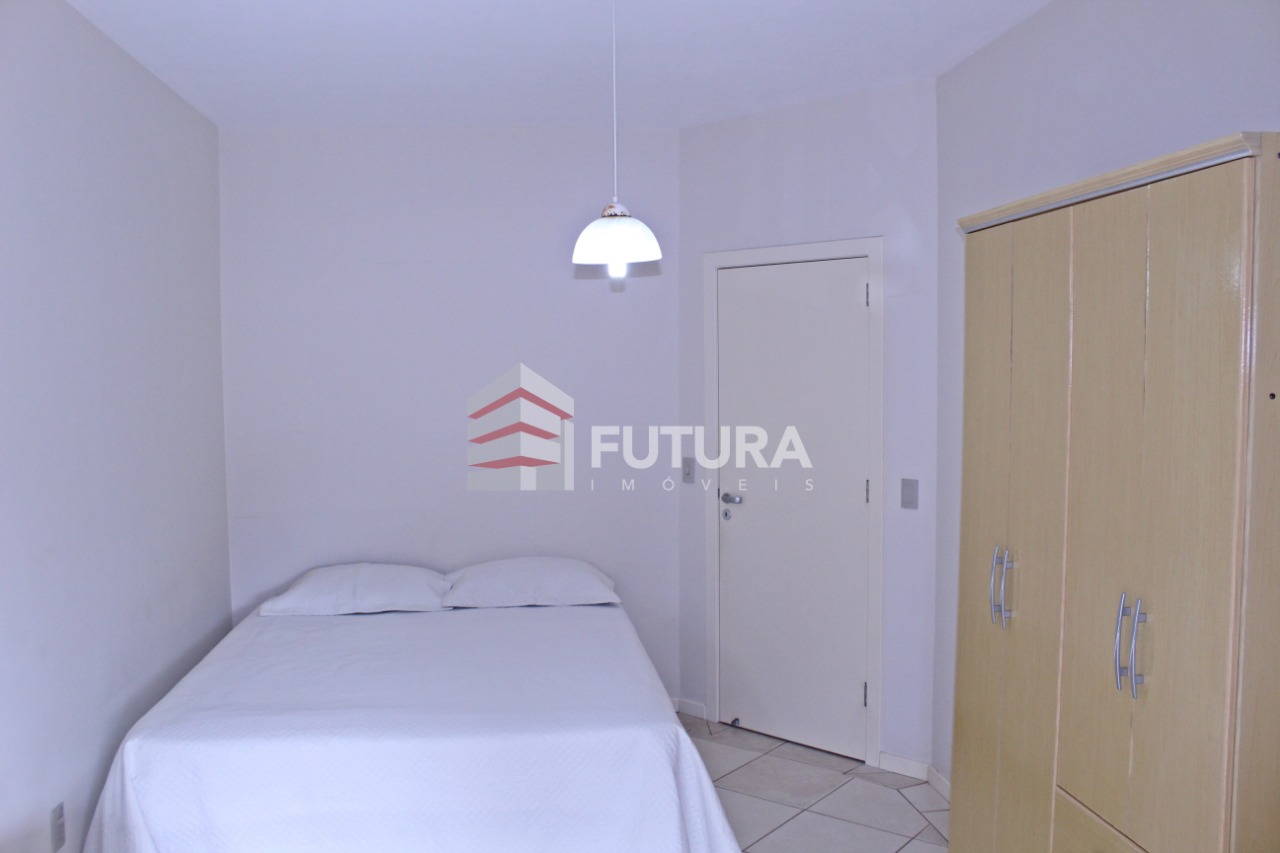 Casa à venda com 4 quartos, 240m² - Foto 3