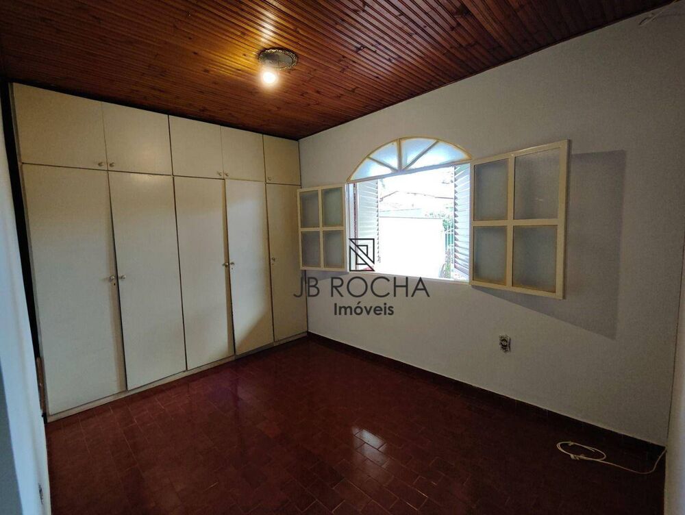 Casa de Condomínio à venda e aluguel com 4 quartos, 250m² - Foto 2