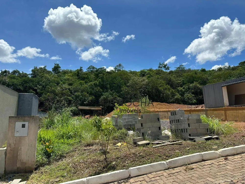 Loteamento e Condomínio, 1000 m² - Foto 1