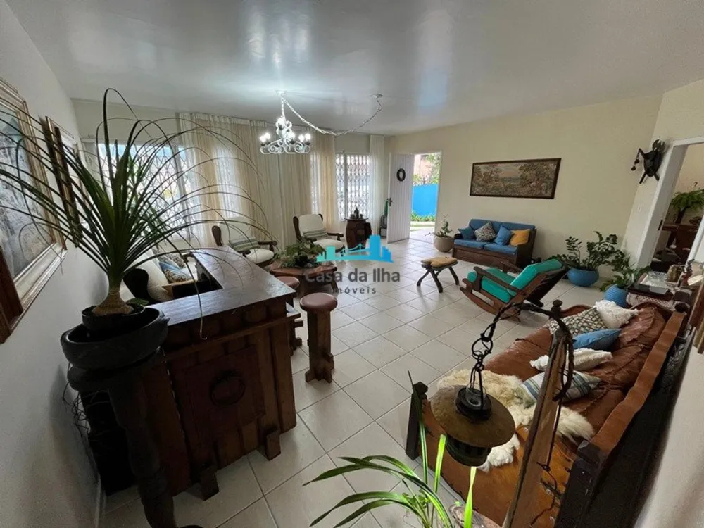 Casa, 6 quartos, 240 m² - Foto 4