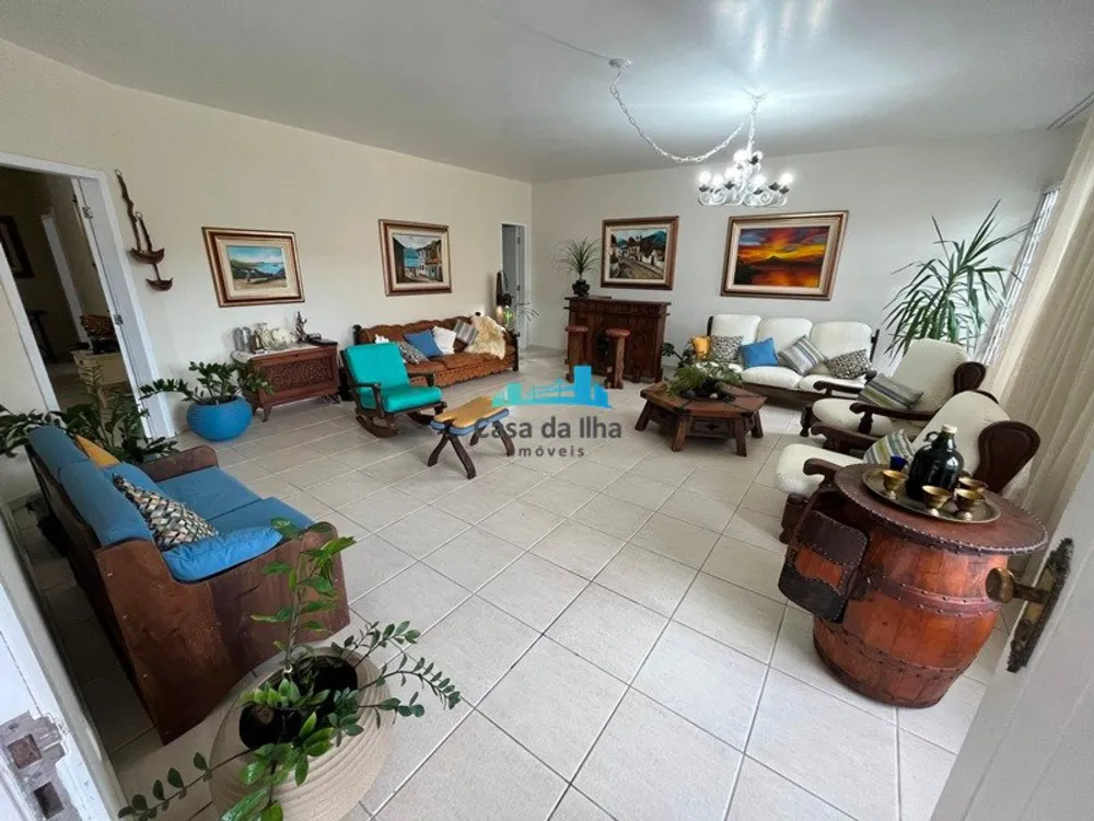 Casa, 6 quartos, 240 m² - Foto 2
