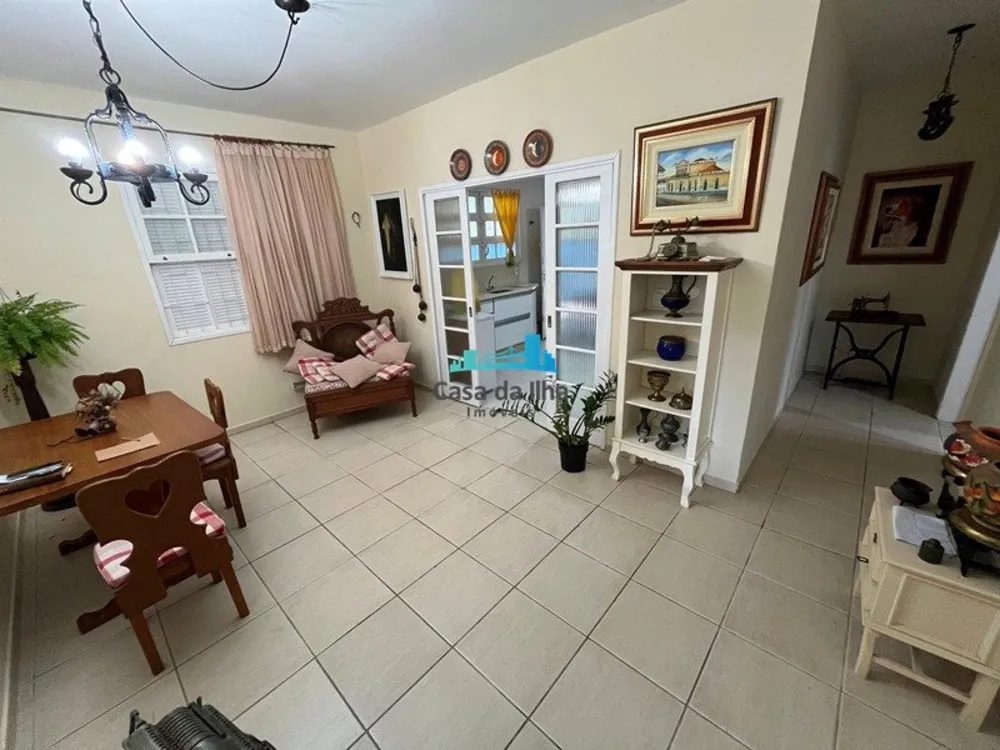 Casa, 6 quartos, 240 m² - Foto 9